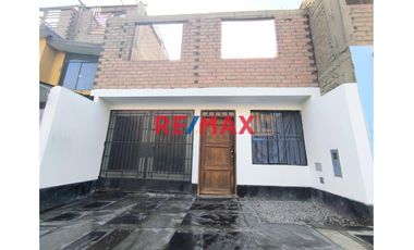 Se Vende Casa A Un Paso De Parque Y A Minutos De La Estacion De Tren Electrico