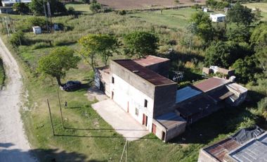 VENTA, Galpón + Casa + terreno, con 84.5 m frente sobre Ruta 11 Rincon de Nogoya, y frente de 27m por calle lateral, total 8768m2