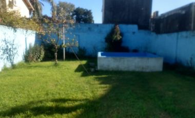 Casa 5 ambientes,  Locales , amplio fondo, pileta