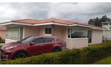 Única vivienda en Conjunto Habitacional en la ciudad de Cotacachi.