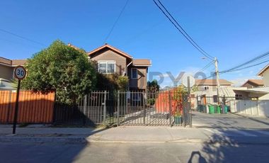Se vende casa en condominio de Buin.