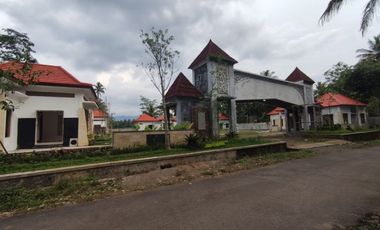 RUMAH MEWAH NUANSA VILLA DI KAWASAN WISATA BOROBUDUR