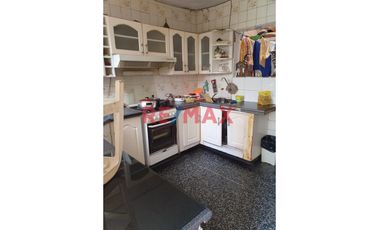 Vendo Casa (4Pisos) Urb.Palao Smp