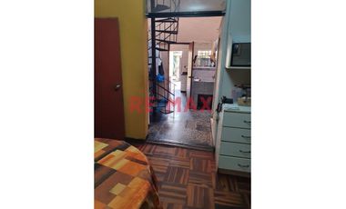 Vendo Casa (4Pisos) Urb.Palao Smp