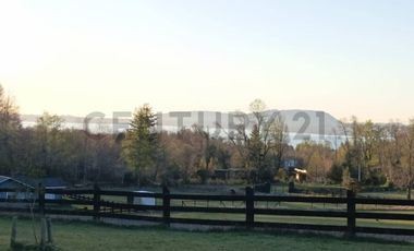 PARCELA 5020 M2, CASA 135 M2 CONDOMINIO, 8 KM CENTRO PUCON VISTAS VOLCAN Y LAGO