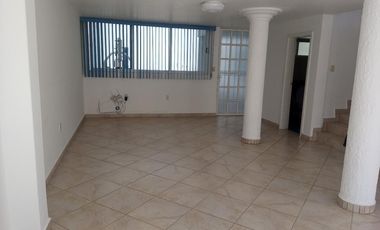 SE VENDE HERMOSA CASA