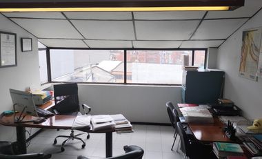 oficina en arriendo en galerias. Cod A12520