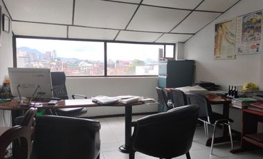 oficina en arriendo en galerias. Cod A12520