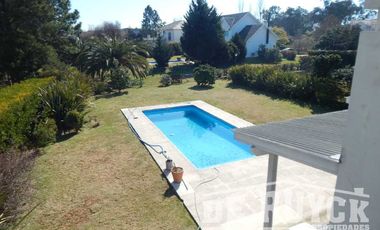Casa en venta en Club de Campo Abril