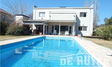 Casa en venta en Club de Campo Abril