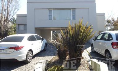 Casa en venta en Club de Campo Abril