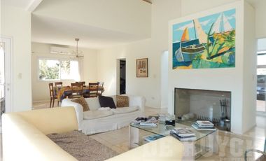 Casa en venta en Club de Campo Abril