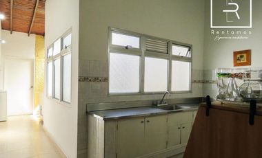 casa en venta en villa hermosa. Cod V10751