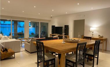 CHALET  SIERRA DE LOS PADRES MAR DEL PLATA