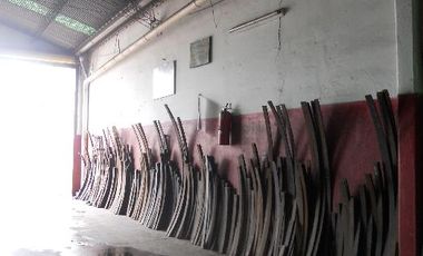 GALPÓN   mas LOCAL sobre Amplio lote INMEJORABLE UBICACIÓN