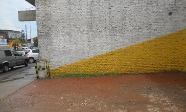 GALPÓN   mas LOCAL sobre Amplio lote INMEJORABLE UBICACIÓN