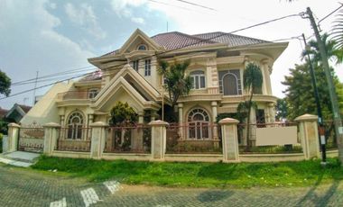 Rumah Hook 2 Lantai Luas 534 di PBI Araya kota Malang