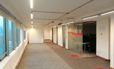 ARRIENDO Oficina Habilitada con Privados de 515,34 m2 – Metro Pedro de Valdivia