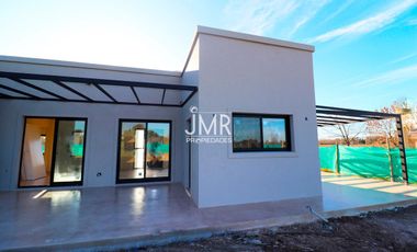 JMR Propiedades | Club de Campo los Palenques| Excelente casa en venta a Estrenar