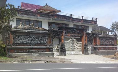 Dijual Rumah / Villa Di Baturiti Bedugul Bali LT 630m2 (25x25.2m) LB 800m2 3 Lantai
