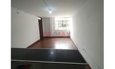 Se Alquila Lindo Departamento De 2 Habitaciones De 80 M2 En Sta Luzmila - Comas