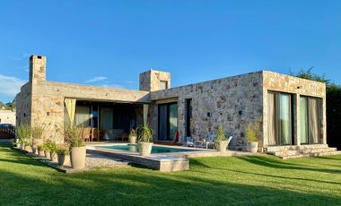 Casa En venta en Arenas del Sur, Orientación Noroeste.