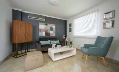 Venta de Casa en la Urb. Casa Laguna, Aurora, cerca del C.C Riocentro el Dorado.