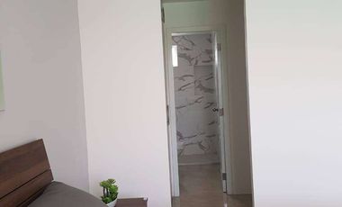 Venta de Casa en la Urb. Casa Laguna, Aurora, cerca del C.C Riocentro el Dorado.