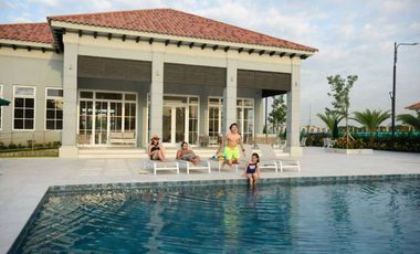 Venta de Casa en la Urb. Casa Laguna, Aurora, cerca del C.C Riocentro el Dorado.