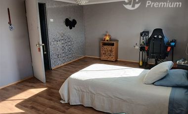 Casa en venta de 3 dorm. en Curicó