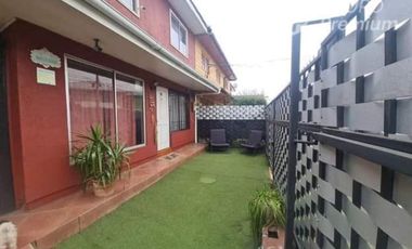 Casa en venta de 3 dorm. en Curicó
