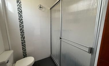 casa condominio en arriendo en la calera. Cod A124820