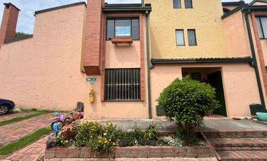 casa condominio en arriendo en la calera. Cod A124820