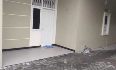 Rumah Kutisari STRATEGIS hadap timur