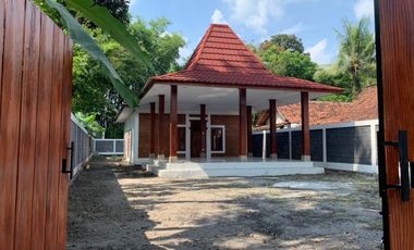 MURAH BANGET, JOGLO KLASIK KAYU JATI DI UTARA PRAMBANAN. TANAH LUAS