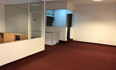 EXCELENTE LOCAL EN ALQUILER EN MICROCENTRO, EN 2 PLANTAS, DOBLE ALTURA. IMPECABLE.