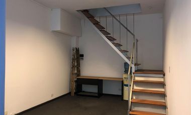 EXCELENTE LOCAL EN ALQUILER EN MICROCENTRO, EN 2 PLANTAS, DOBLE ALTURA. IMPECABLE.