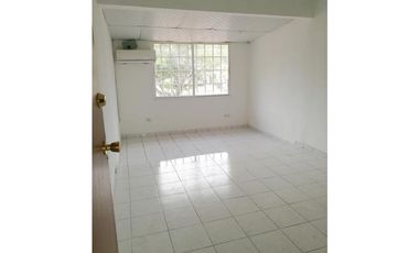 VENDO AMPLIA CASA EN LA FONTANA, CHANIS