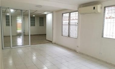 VENDO AMPLIA CASA EN LA FONTANA, CHANIS