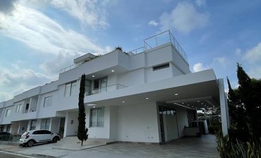CASA CONDOMINIO en VENTA en Los Patios Vía Los Patios