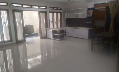 DISEWAKAN RUMAH NYAMAN DAN SEJUK EKLUSIF @ SETRADUTA BANDUNG