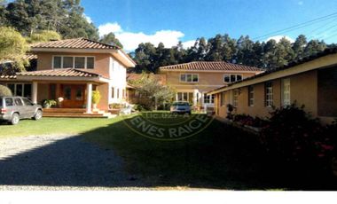Villa Casa Edificio de venta en Jardines Del Río  – código:12453