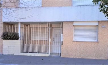 PH 3 Amb. + Dpto. Al Fondo con Patio y Parque