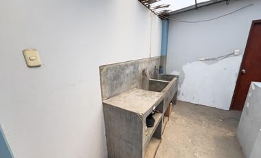 SE VENDE CASA COMERCIAL EN AVENIDA - CARABAYLLO