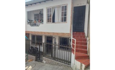 VENTA CASA BARRIO CALDAS - CERCA A PLAZA SATELITE