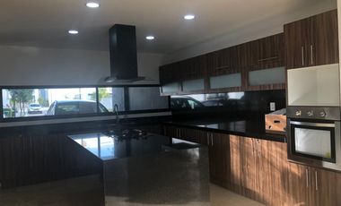 Casa en Venta ParqueNayarit, Lomas de Angelopolis, Cascatta
