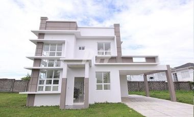 PH789 Single Detached House in Sta. Rosa Laguna at 16.3M