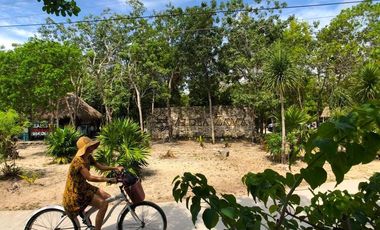 Local comercial doble altura en  venta en Aldea Zama Tulum