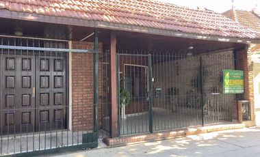Casa en venta en Quilmes, Don Bosco