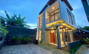 Rumah Baru Design Apik Siap Huni di Jalan Tajem